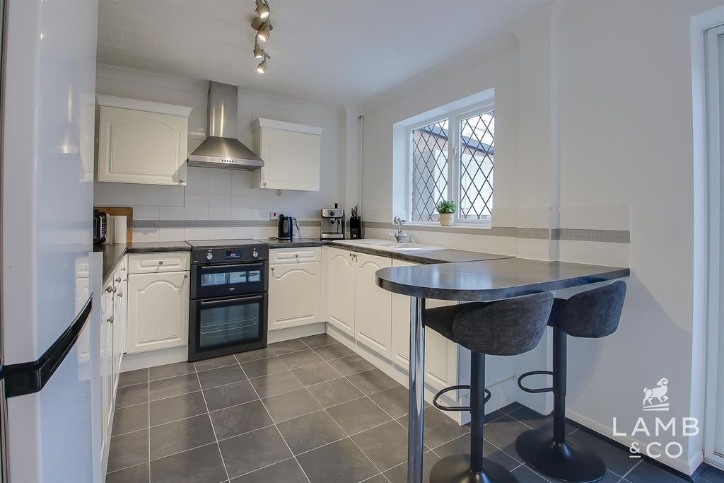 Property photo 3 of 16