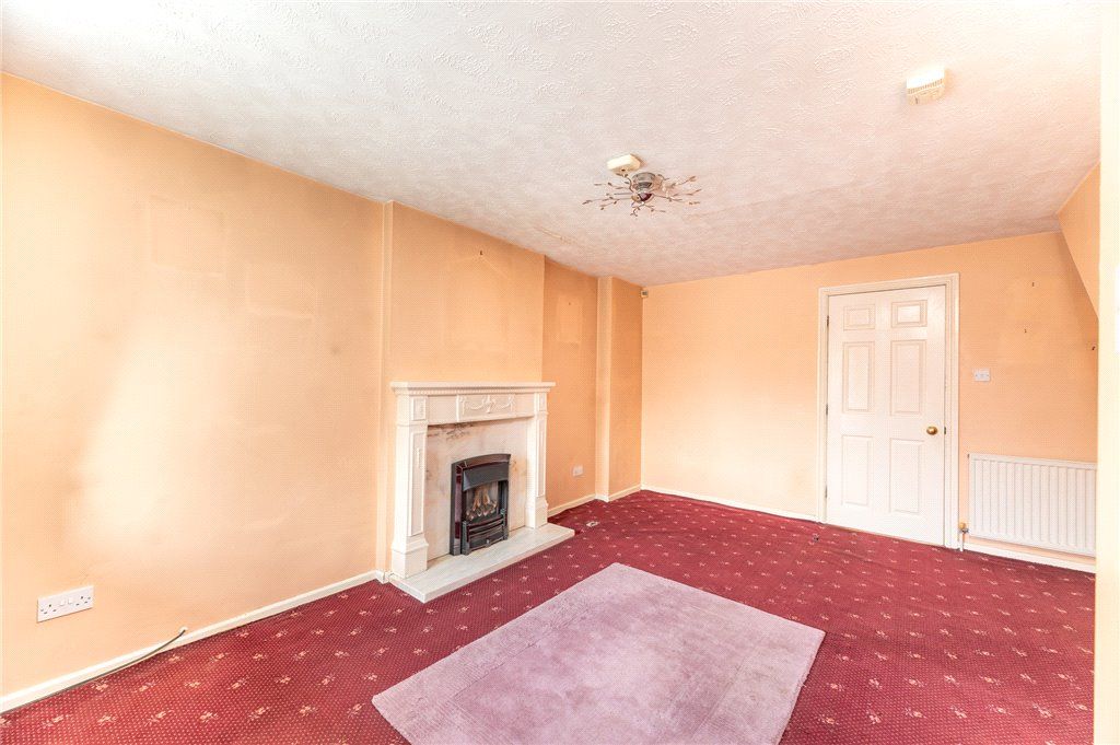 Property photo 3 of 20 Living Room