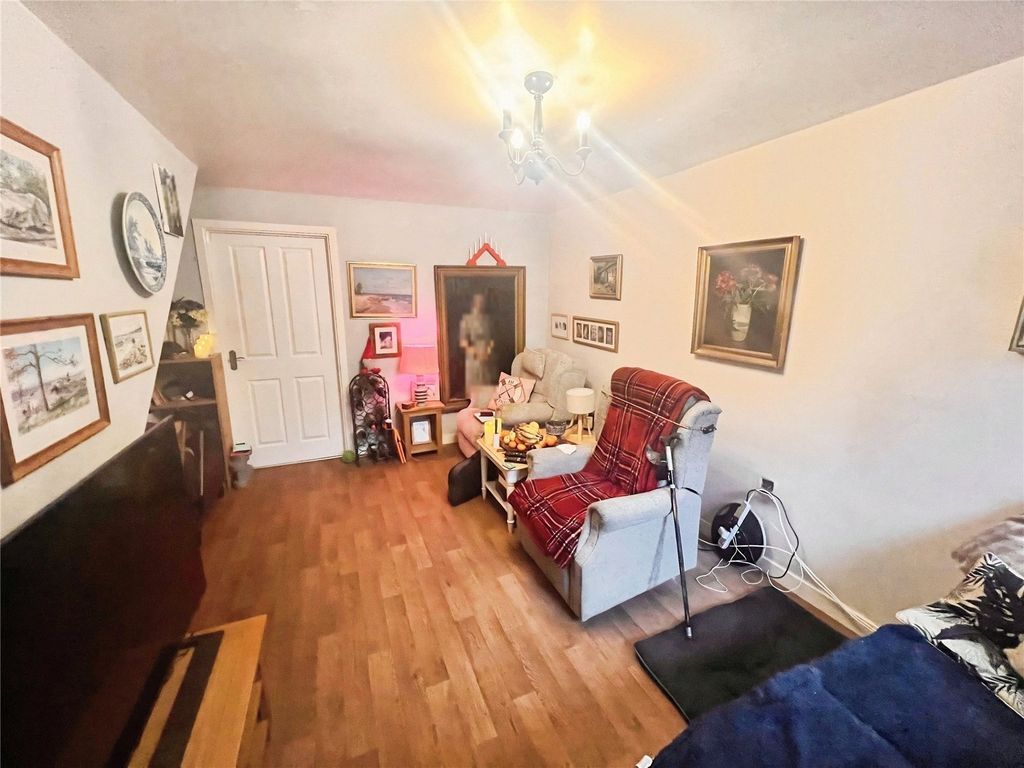 Property photo 2 of 13 Lounge