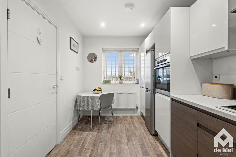 Property photo 3 of 13 Photo 8