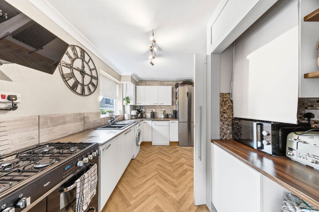 Property photo 3 of 22