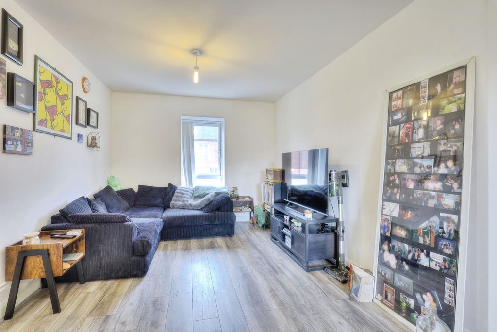 Property photo 2 of 12 Photo