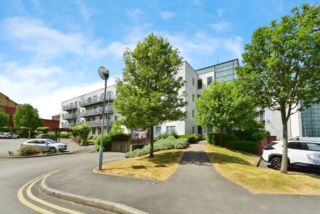 Property photo 1 of 16 External