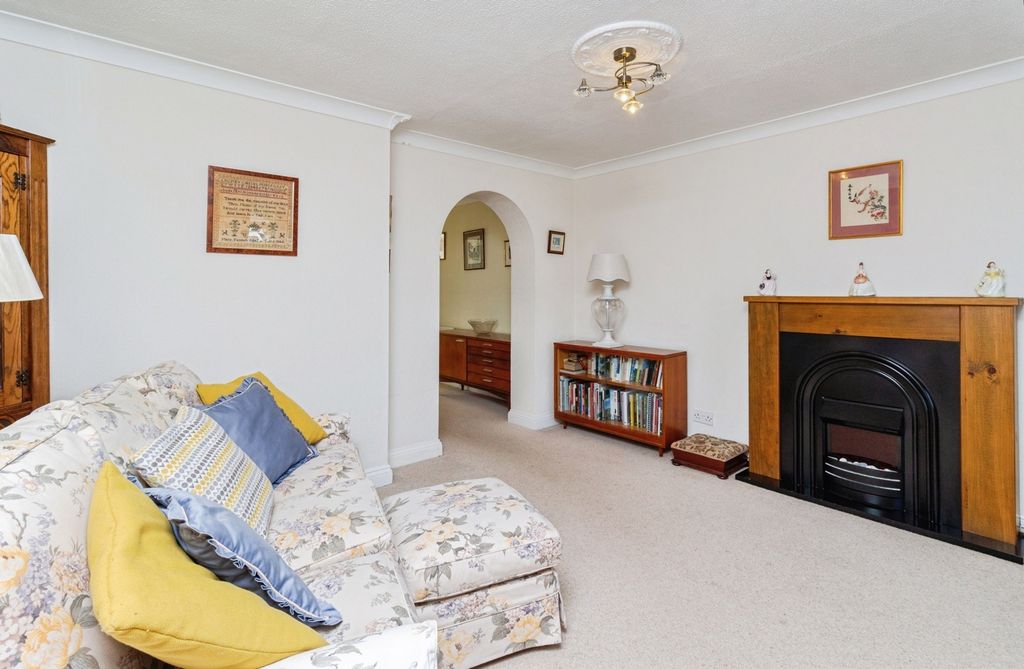 Property photo 3 of 18 Pbox-Img.Jpg