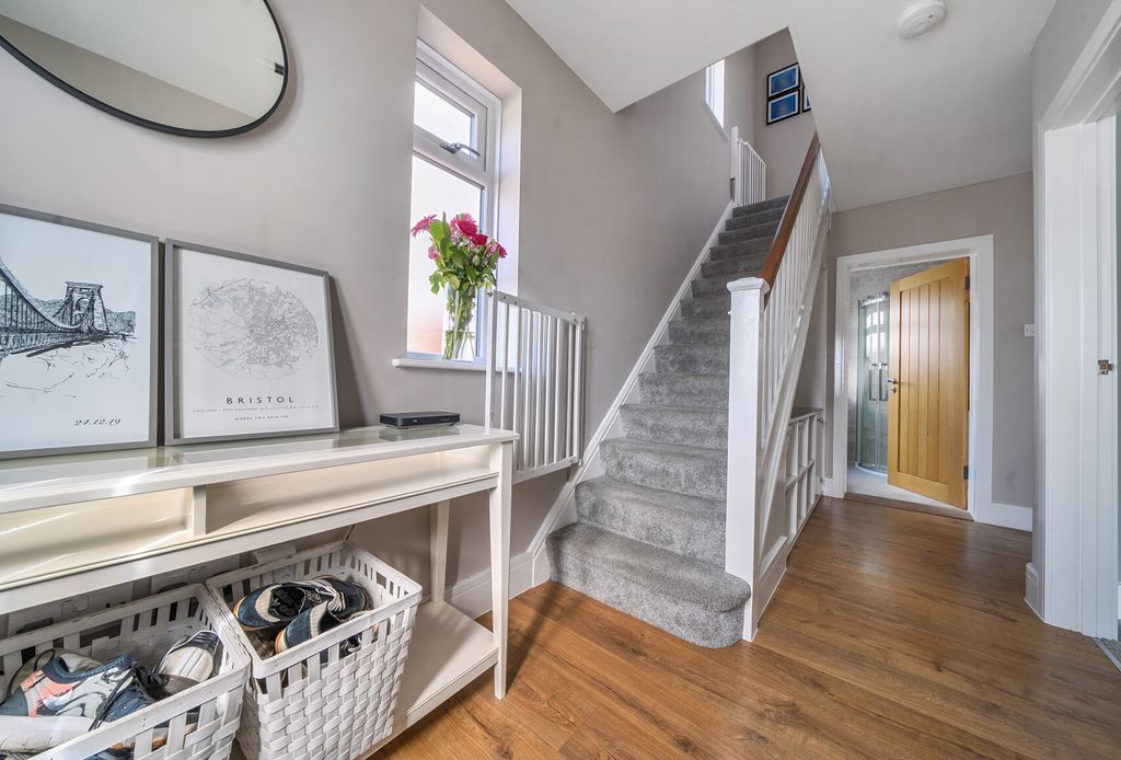 Property photo 3 of 17 1434128-12-69c471...