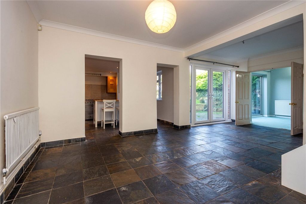 Property photo 2 of 22 Living Room