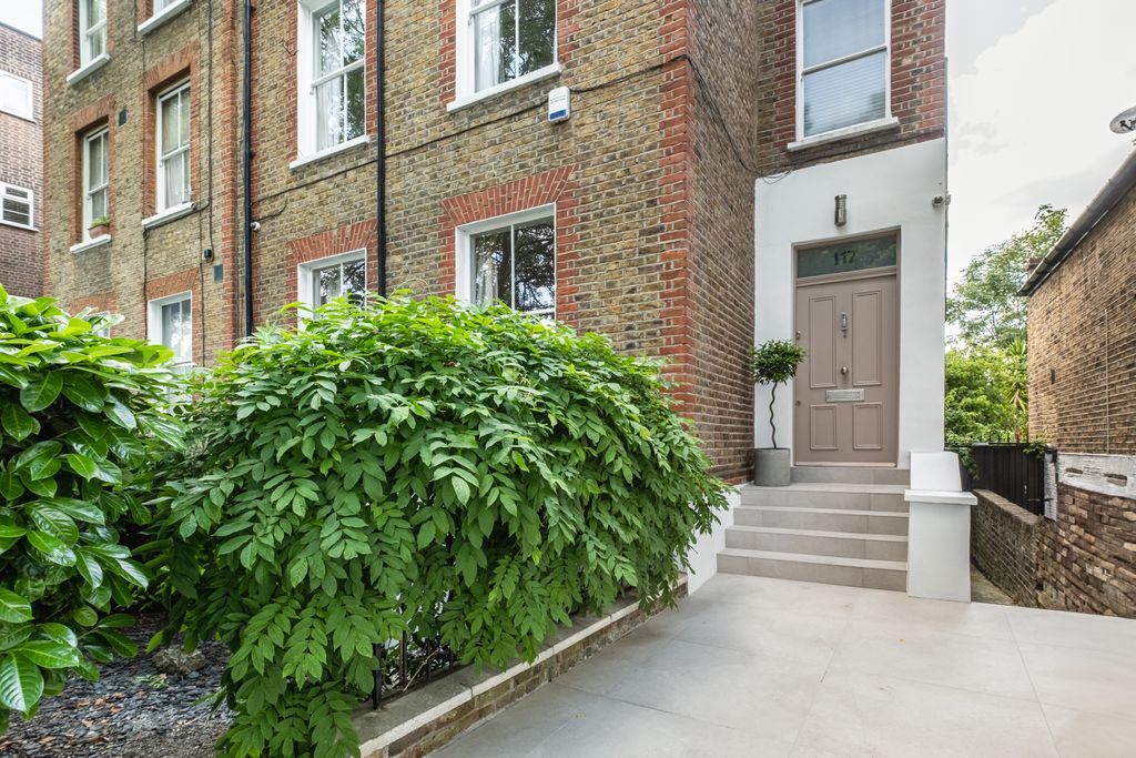 Property photo 2 of 33