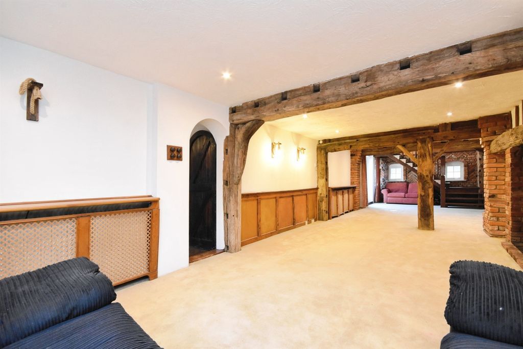 Property photo 3 of 23