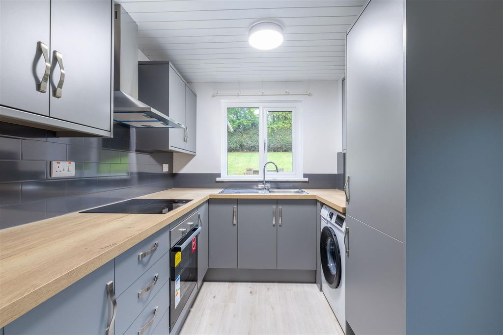 Property photo 3 of 26 100 Hermitage Drive Perth-41.Jpg