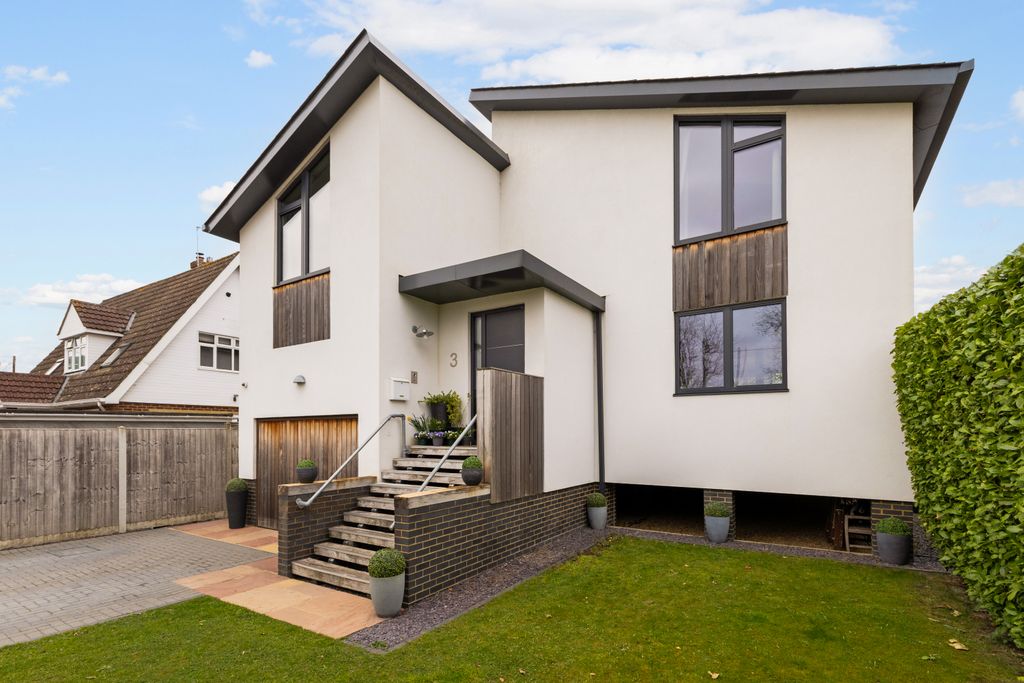 Property photo 1 of 20