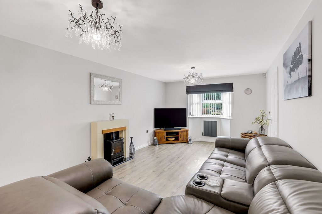 Property photo 2 of 22