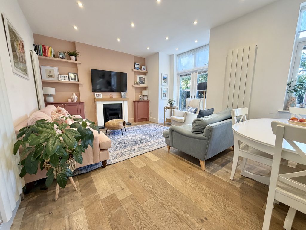 Property photo 2 of 40