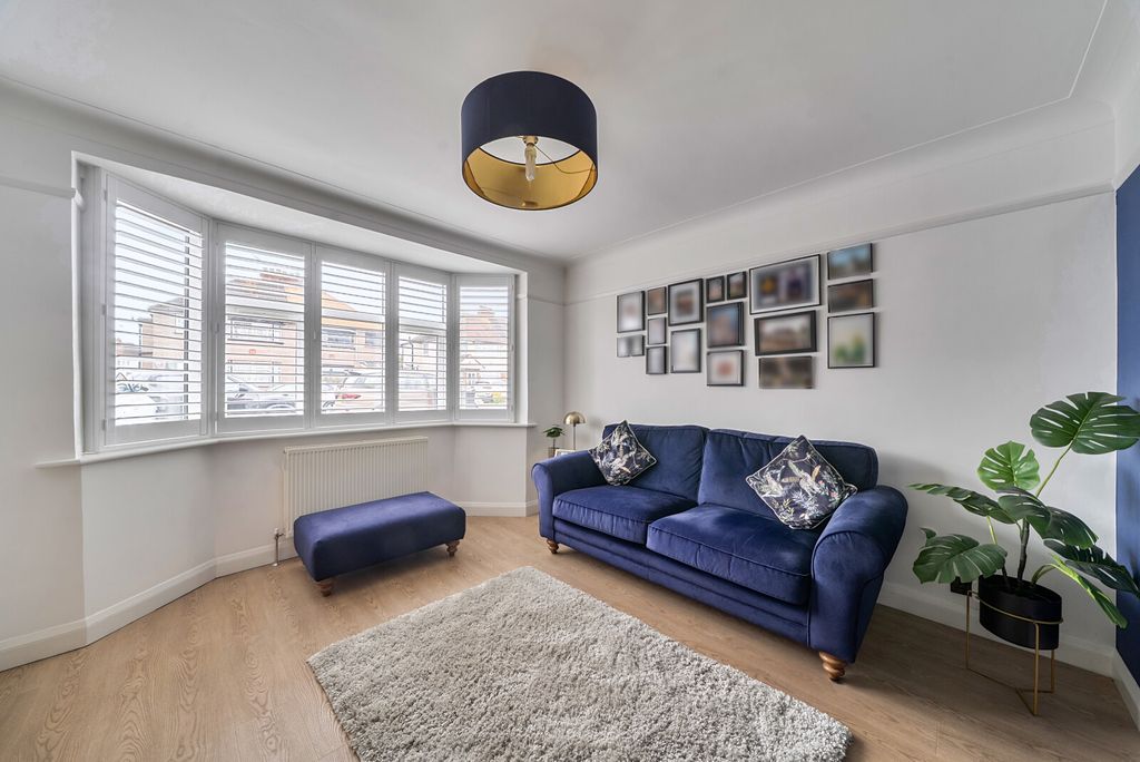 Property photo 2 of 21 1439390-19-69cd60...