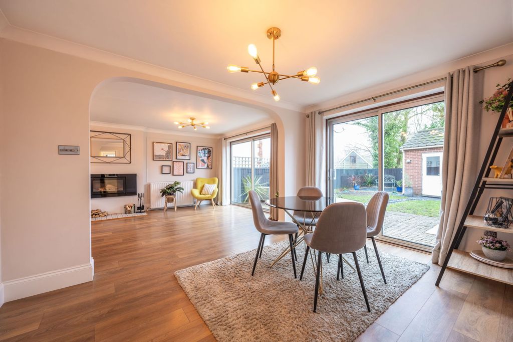 Property photo 3 of 41