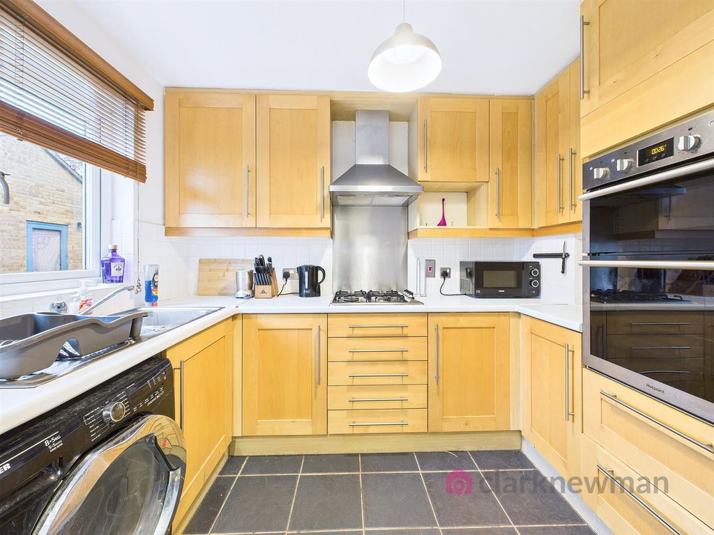 Property photo 2 of 15 Kitchen