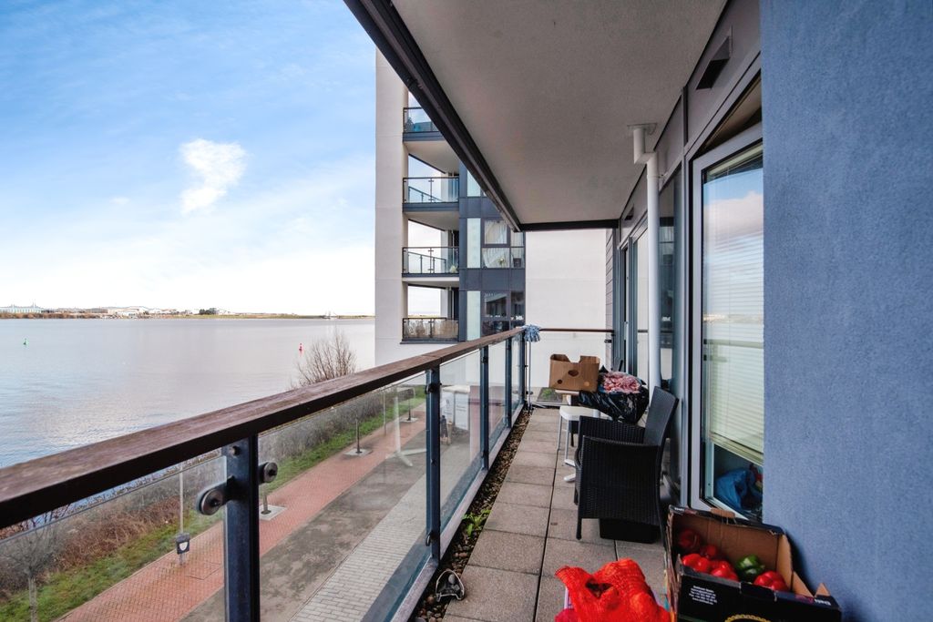 Property photo 1 of 17 Balcony/Views