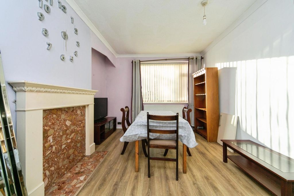 Property photo 3 of 14 Pbox-Img.Jpg