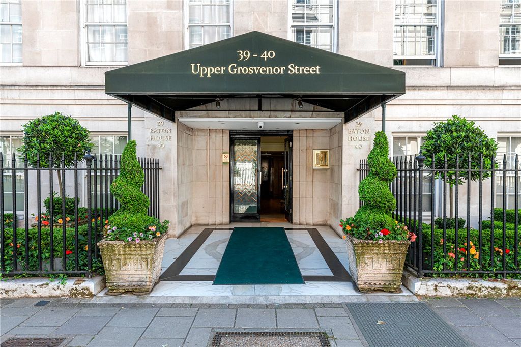 Property photo 1 of 13 Entrance