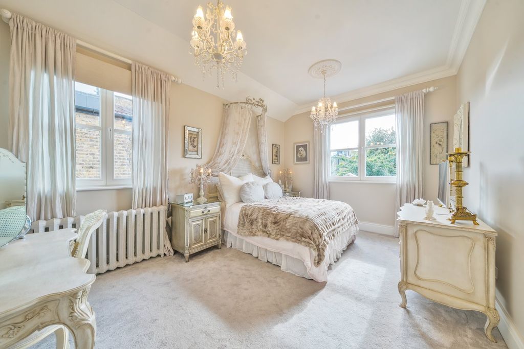 Property photo 3 of 19 Picture No. 11