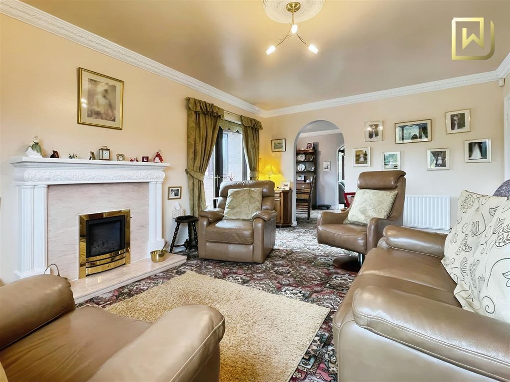 Property photo 3 of 39 Living Room