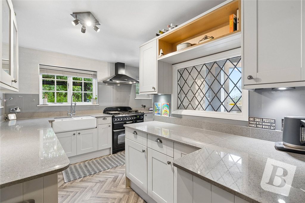 Property photo 2 of 19 Kitchen