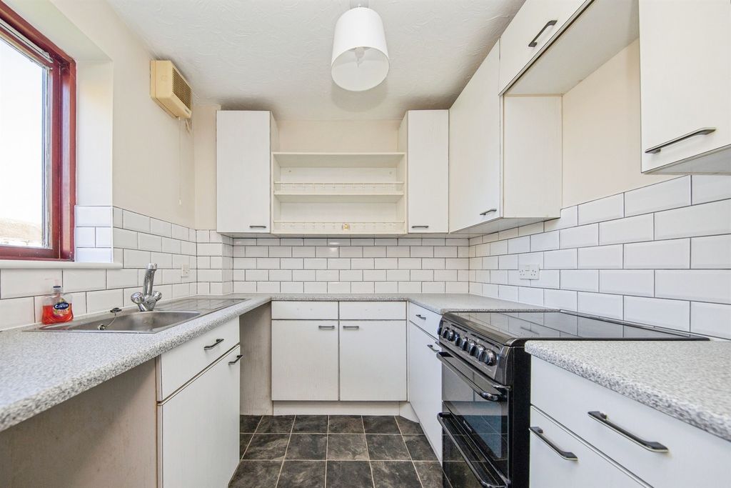 Property photo 3 of 16