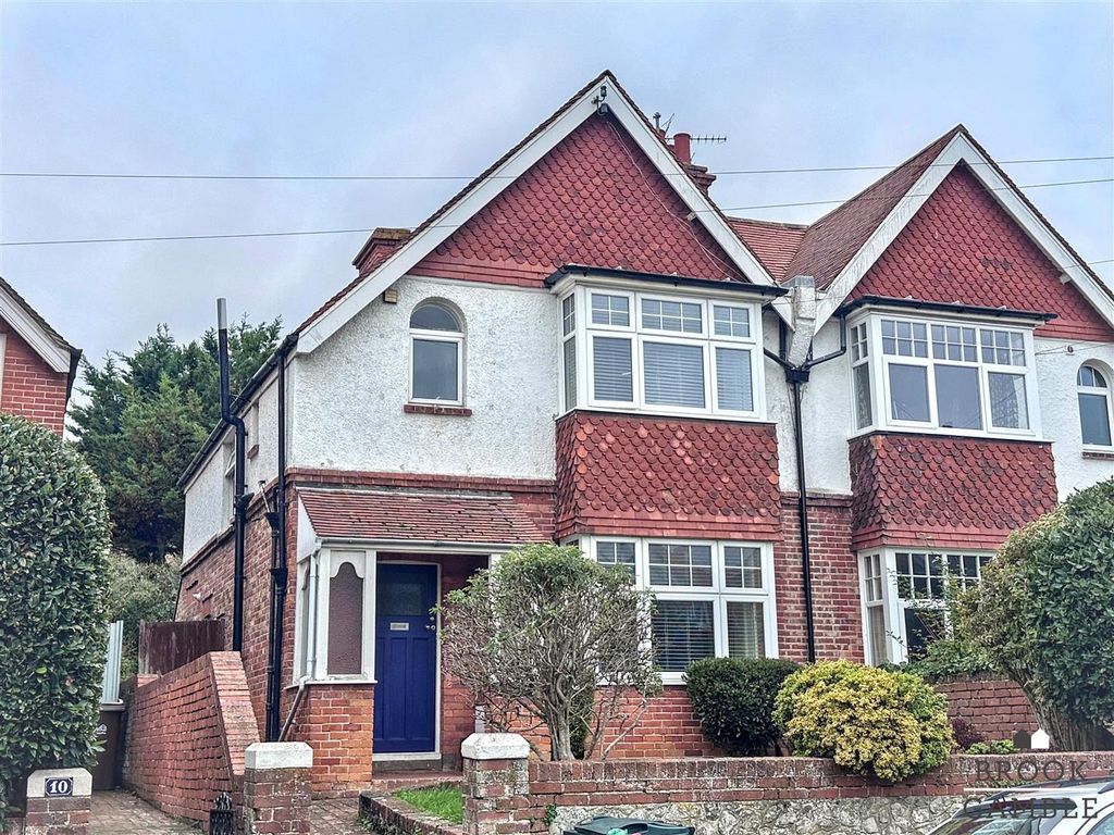 Property photo 1 of 14 01323 438506