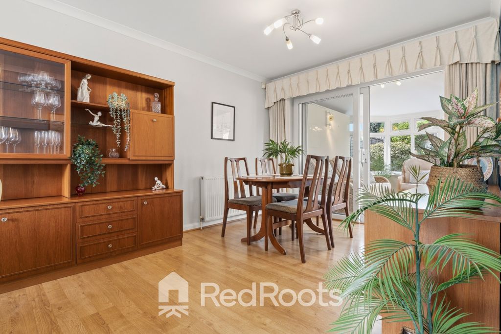 Property photo 3 of 12 5004053