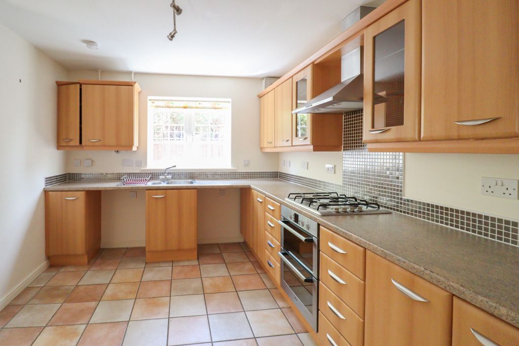 Property photo 2 of 19 5275902