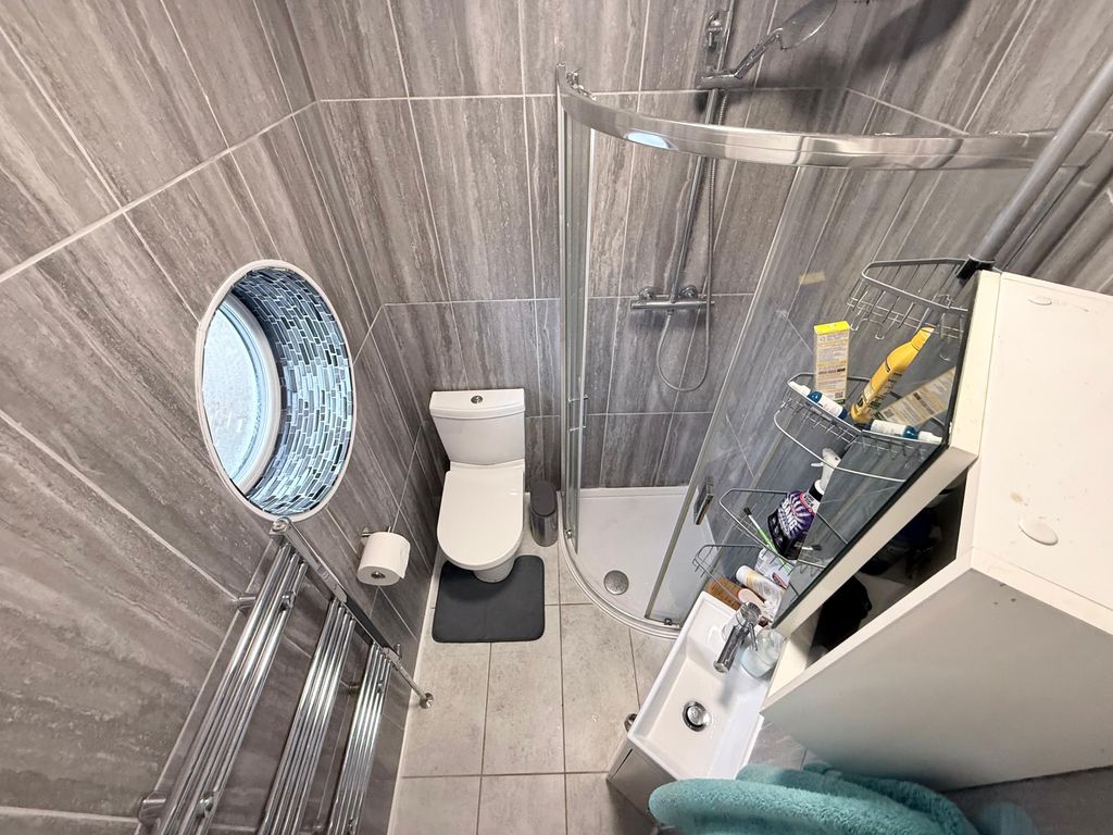 Property photo 3 of 24