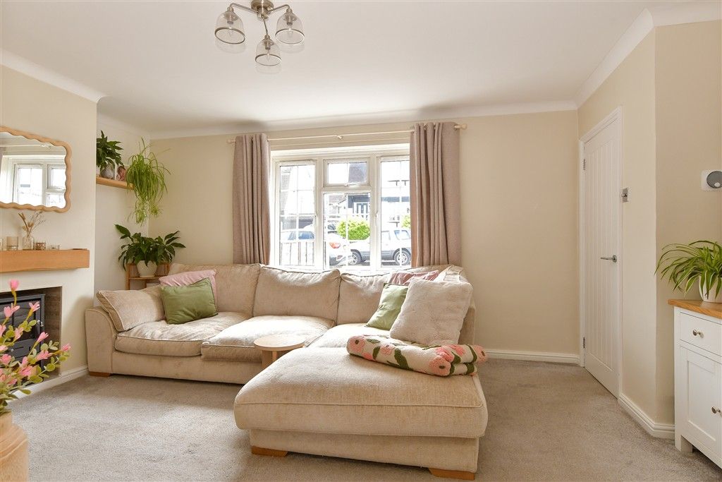 Property photo 2 of 13 Lounge