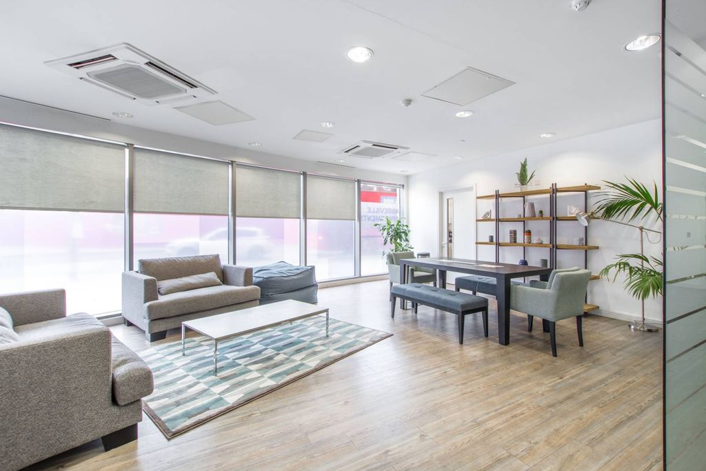 Property photo 2 of 5