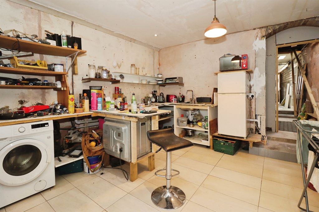 Property photo 3 of 9