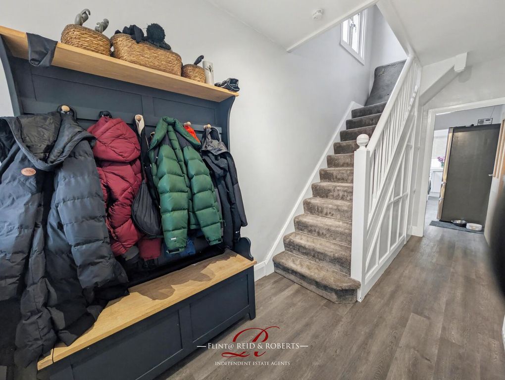 Property photo 2 of 19 Hallway