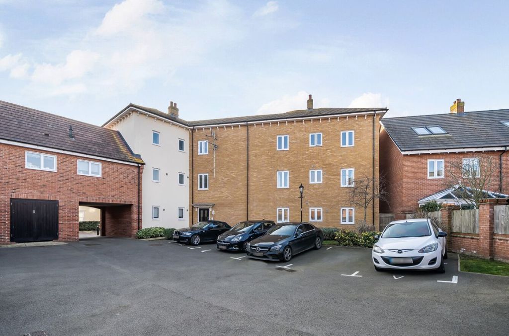 Property photo 2 of 9