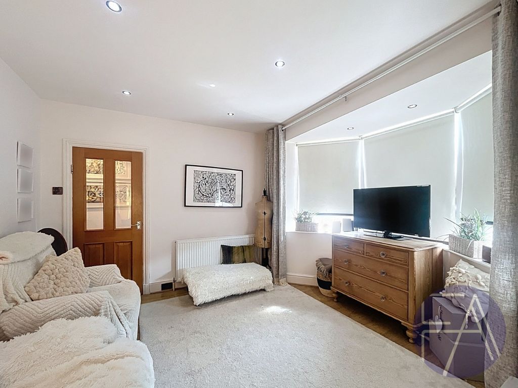 Property photo 2 of 20 4463511