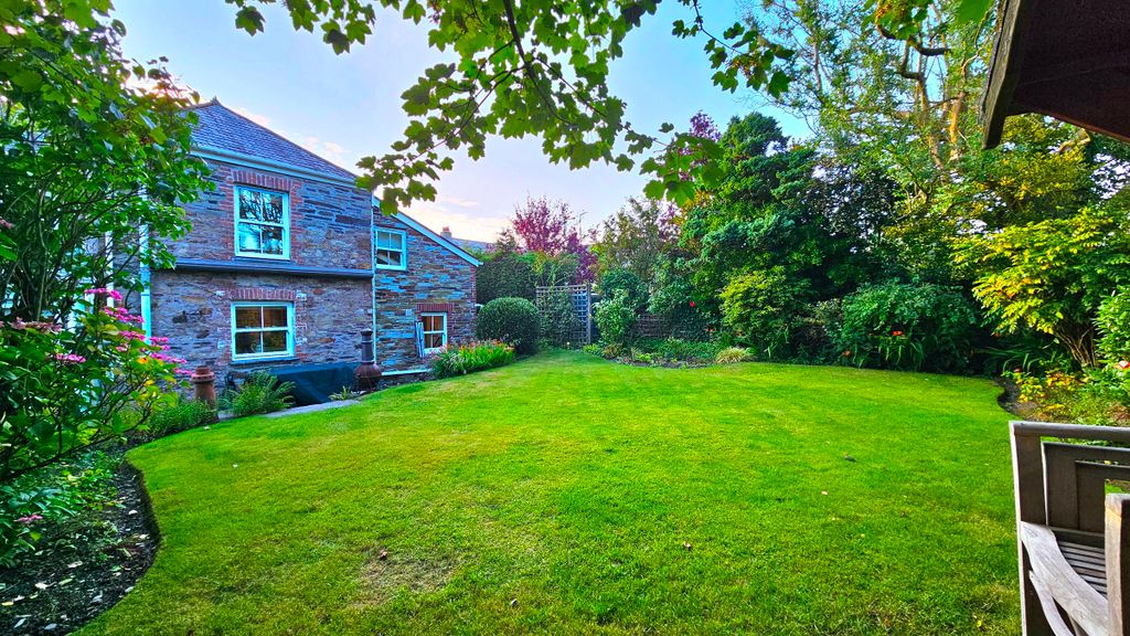 Property photo 1 of 21