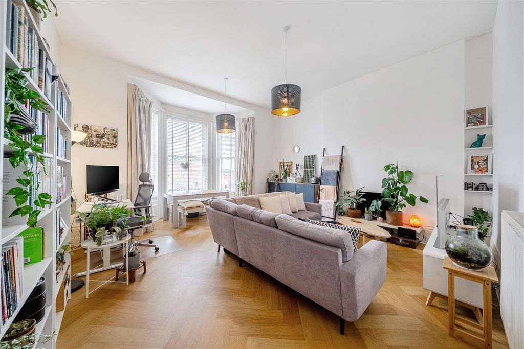 Property photo 2 of 13 1409439-9-698c67617Bc65.Jpg