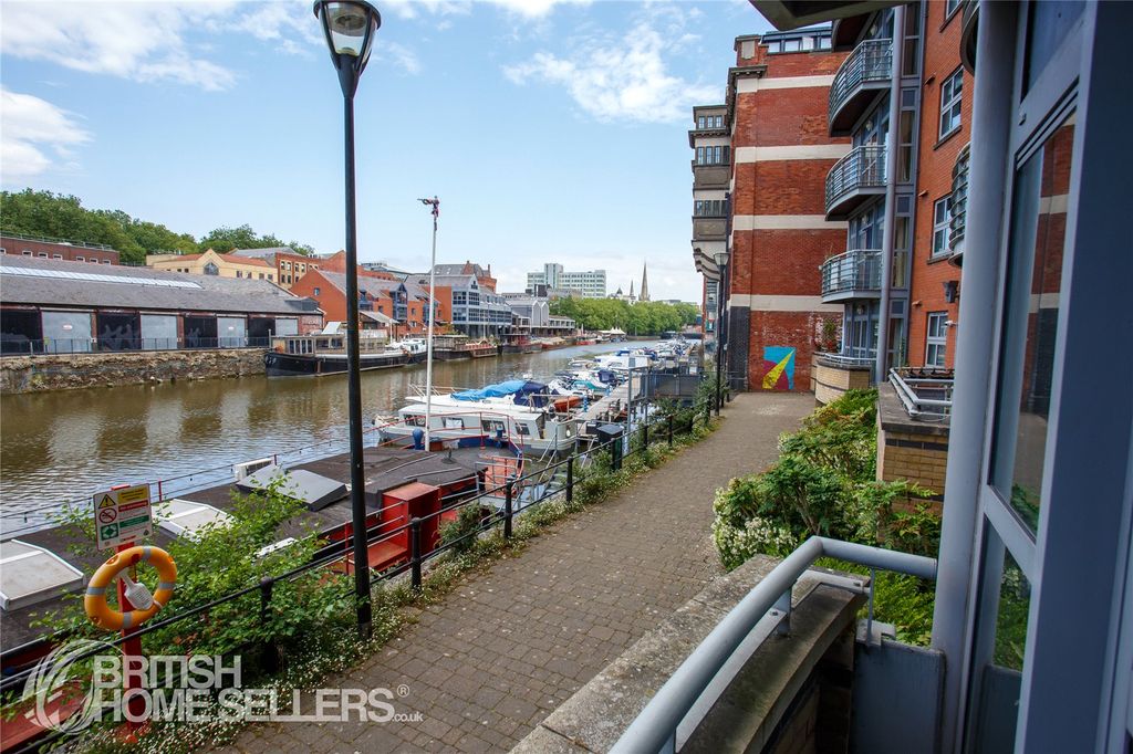 Property photo 2 of 23 Picture No. 04