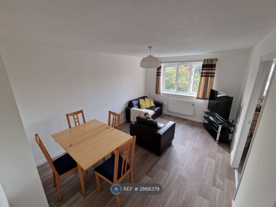 Property photo 3 of 17 Dining Area