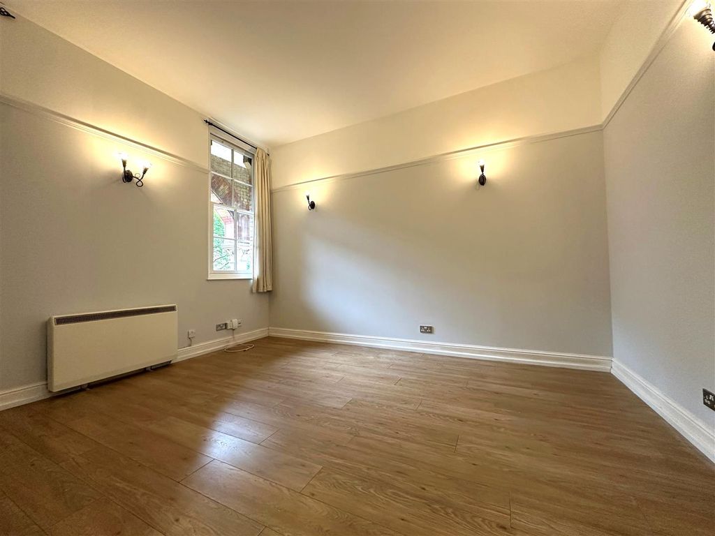 Property photo 2 of 7 Coopers Estate Agents