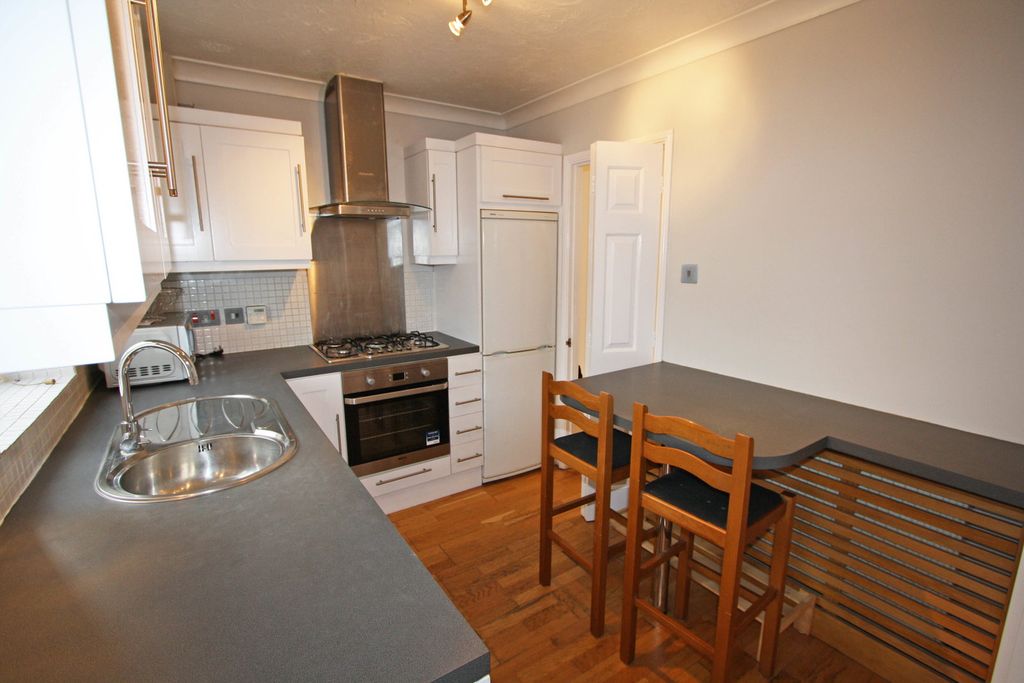 Property photo 2 of 6
