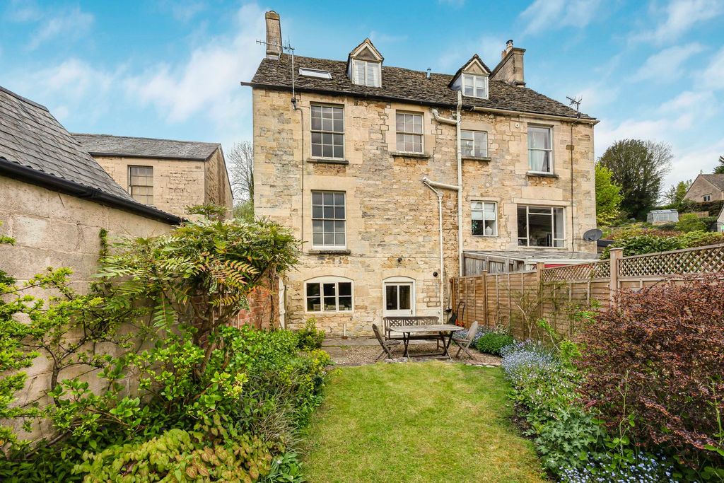 Property photo 1 of 31