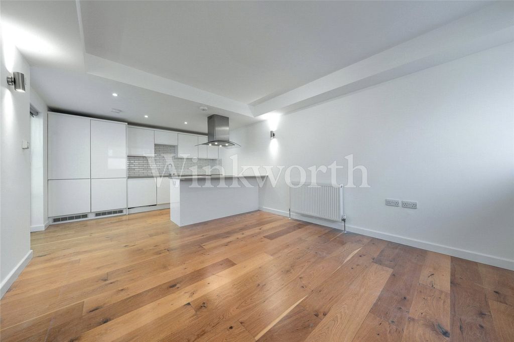 Property photo 3 of 10 Picture No. 05