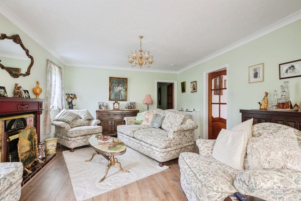 Property photo 3 of 19