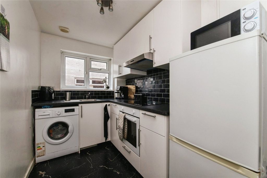 Property photo 2 of 12 Picture No. 03