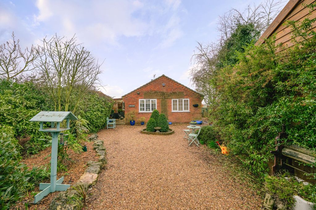 Property photo 1 of 37