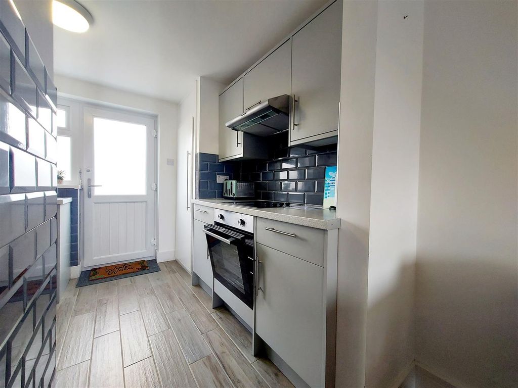 Additional image 7 of 2 bed flat to rentSt. Pirans Road, Atlantic Bay, Perranporth TR6