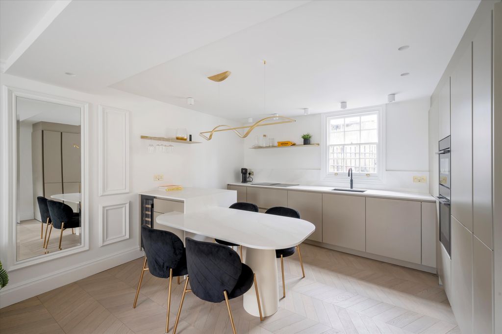 Property photo 3 of 14 Image