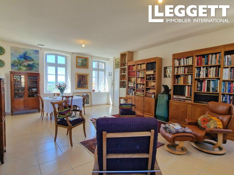 Property photo 2 of 10